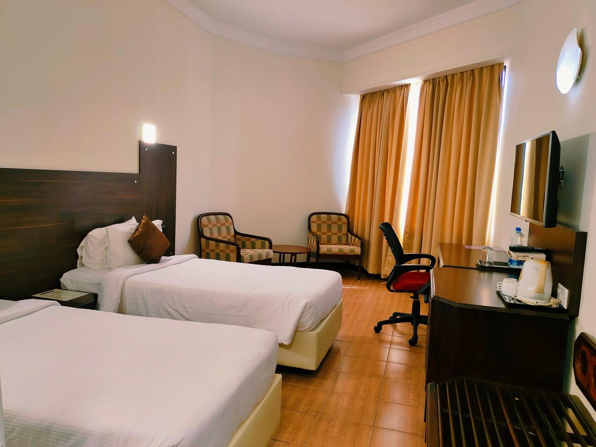 Presidency Kochi City Centre Exteriör bild