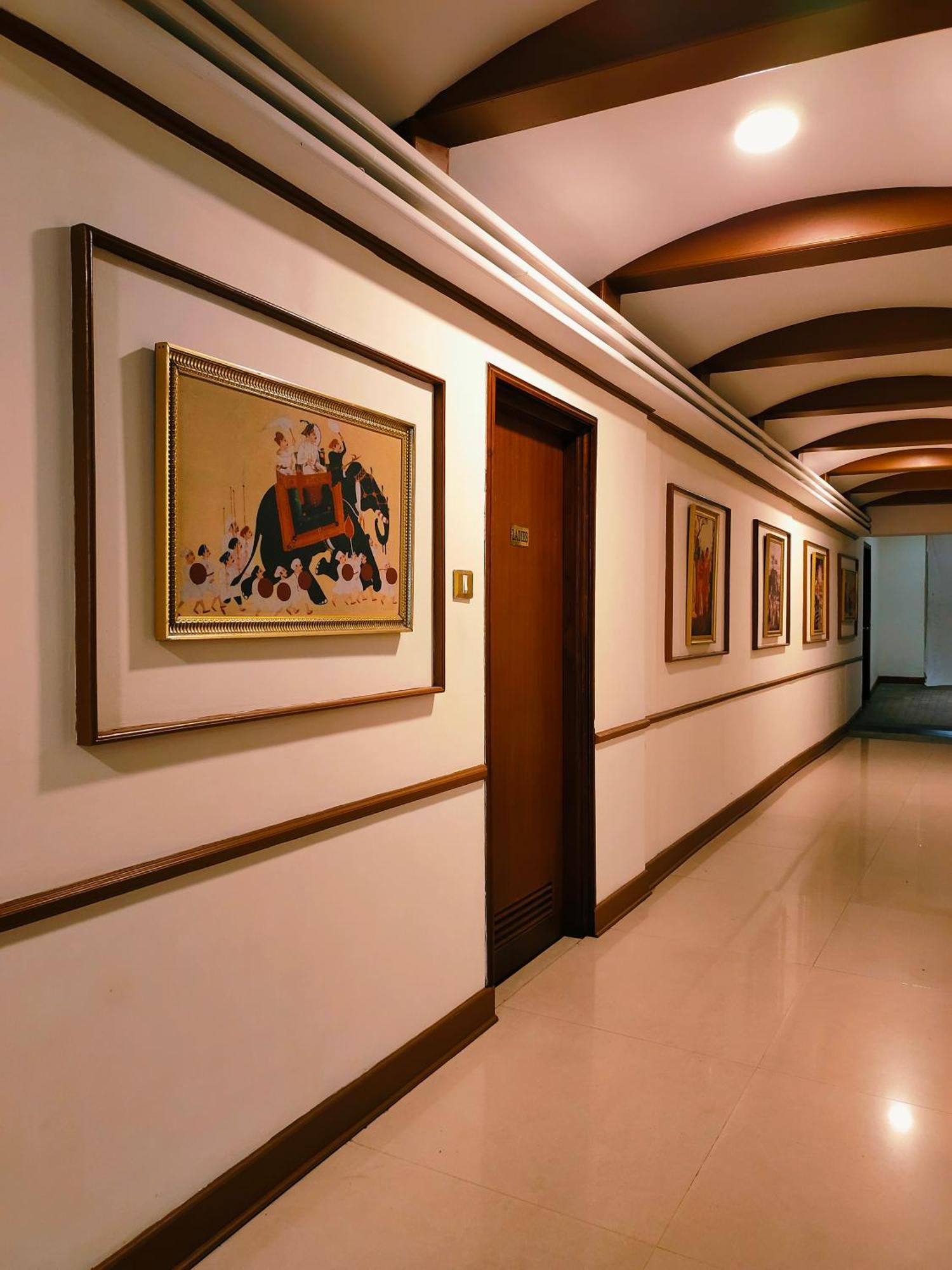 Presidency Kochi City Centre Exteriör bild