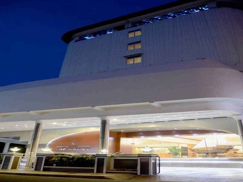 Presidency Kochi City Centre Exteriör bild