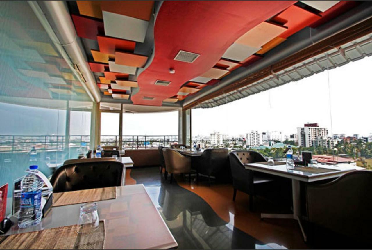Presidency Kochi City Centre Exteriör bild